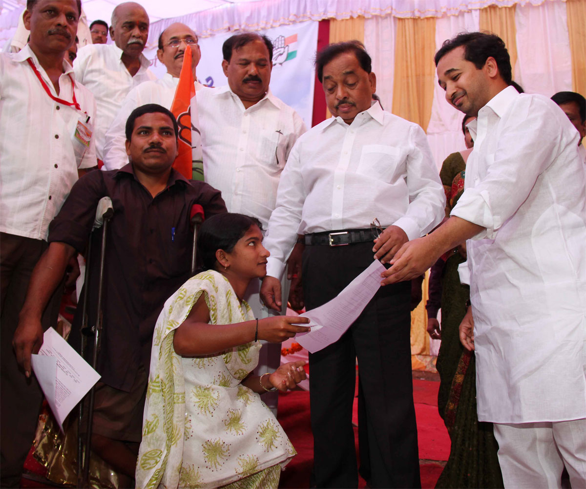 CONGRESS PARTY ORG.JOB FAIR IN KUDAL AT SHINDUDURG ON OCCASION MINISTER NARAYANRAO RANE,M.P.DR.NILESH RANE,SWABHIMAN SANGHATANA PRESIDENT NITESH RANE.