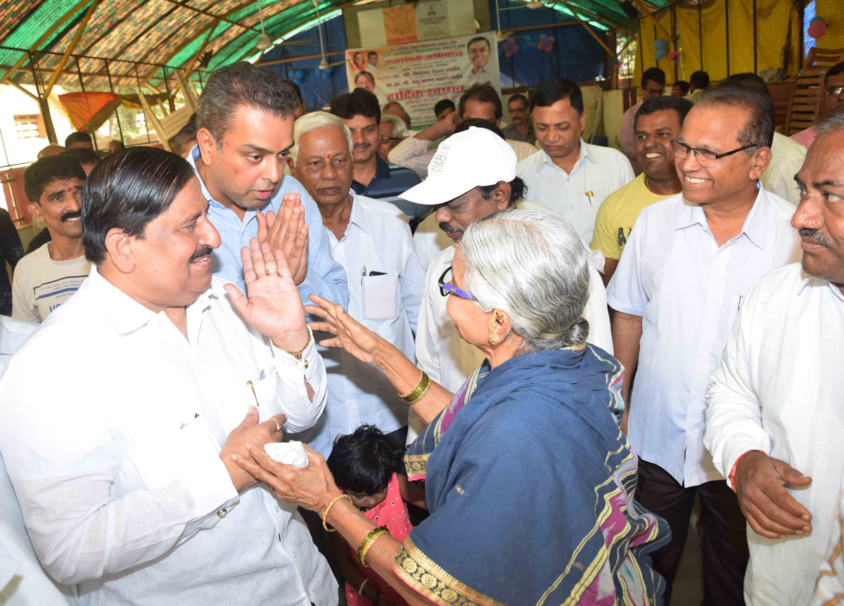 Ex.MoS South Mumbai Congress Leader Milind Deora Jansampark Abhiyaan at Byculla Reayrd & Mazagaon.