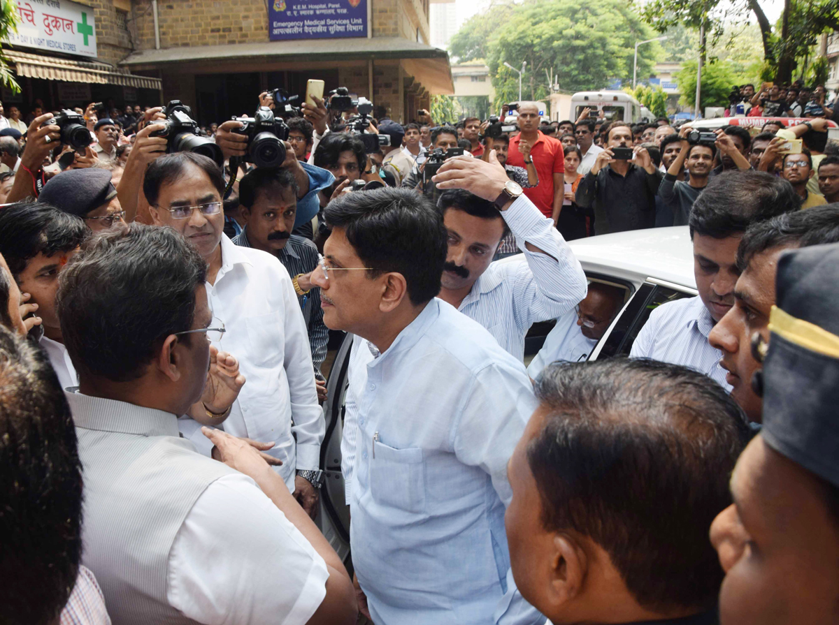 Leaders at KEM Hospital.