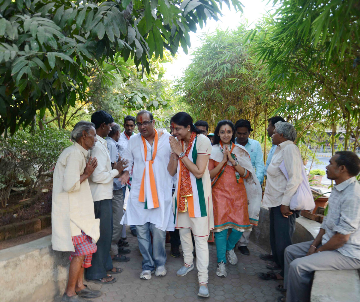 Smt.Priya Dutt Congress / NCP / PRP (Kawade) / Republican Party of India (Democratic) Alliance Candidate from Mumbai North Central Parliamentary Constituency in Vile-Parle Assembly Area.