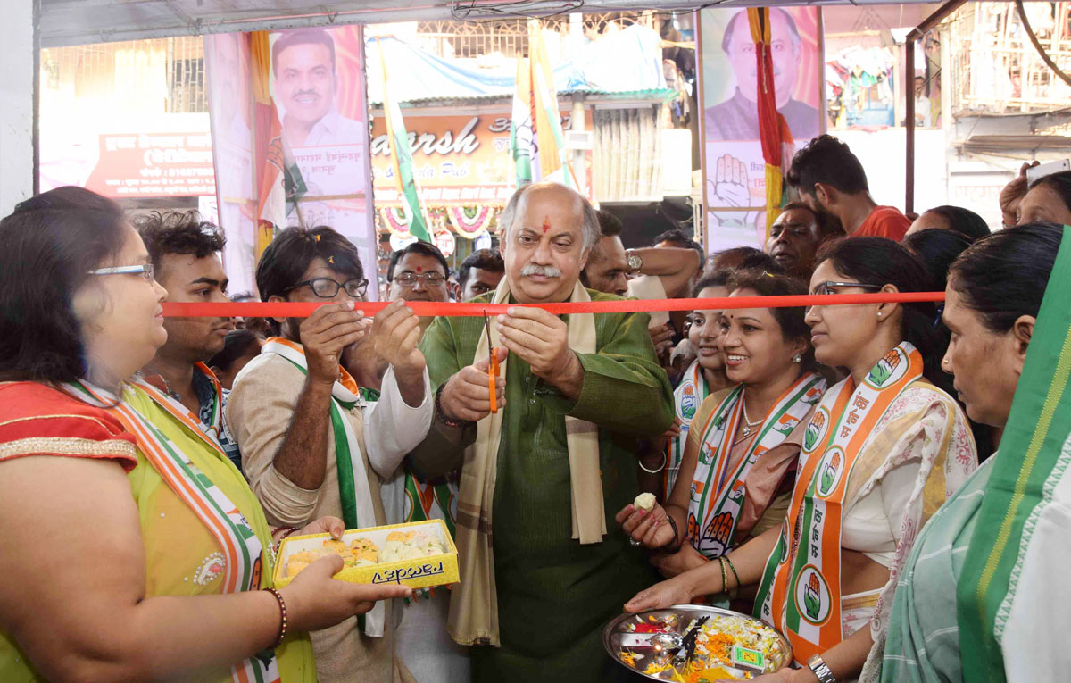 Congress Party Leader Gurudas Kamat during Election Campaign at Goregaon.