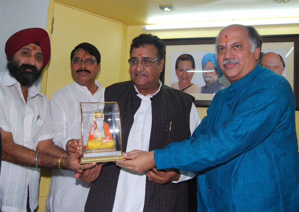 EX.MINISTER & MP.GURUDAS KAMAT AT ANDHERI.