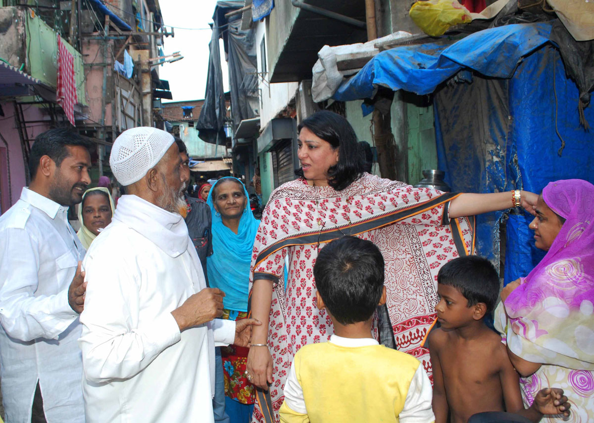 MP.Priya Dutt Visit at North-central Mumbai Bandra Slum Area.
