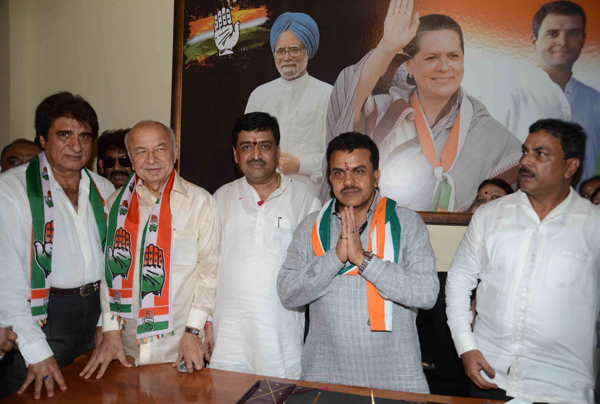 Newly Appointed MRCC President Sanjay Nirupam Take Charge at Rajiv Gandhi Bhavan Azad Maidan.