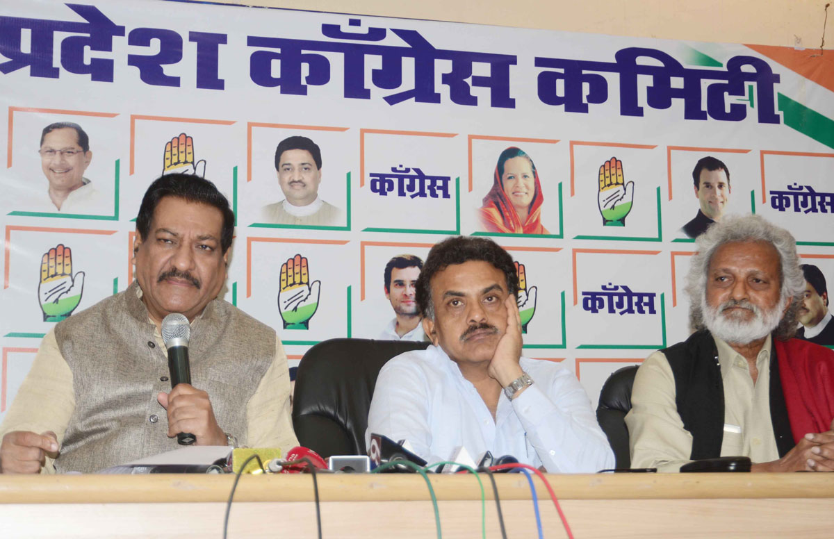 Congress Party Leaders Prithviraj Chavan & Sanjay Nirupam Press Conference at Gandhi Bhavan.