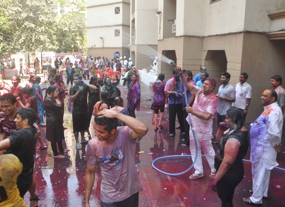 FESTIVAL OF COLOURS HOLI RE HOLI.