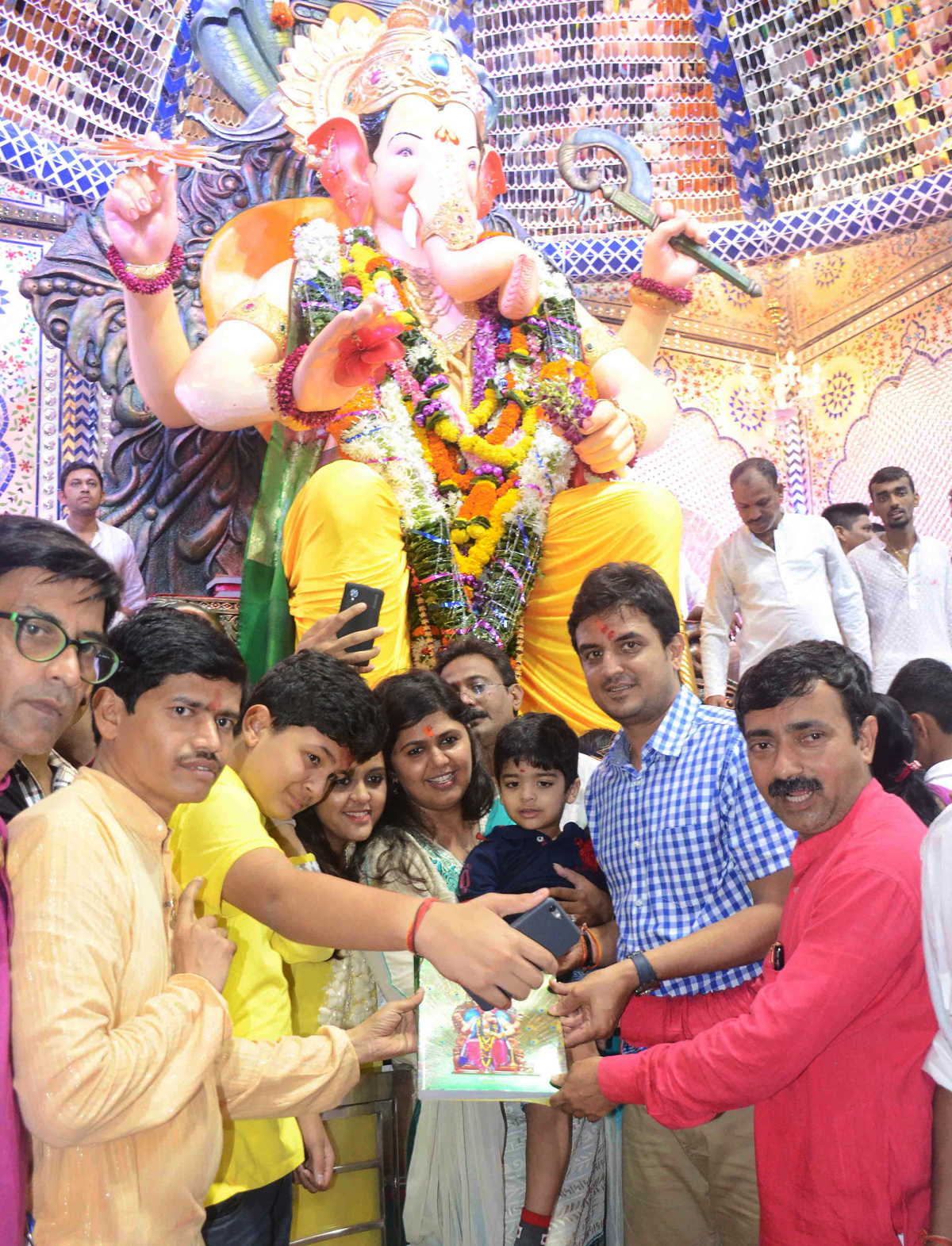 Minister Pankaja Munde For "Lal Baugcha Raja" Ganpati Darshan.