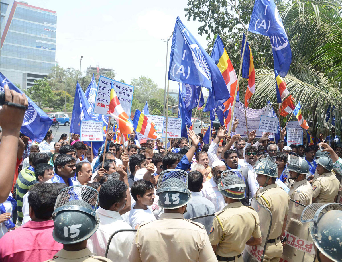 RPI Protest at Goregaon Vanrai Police Station against MAHADA.