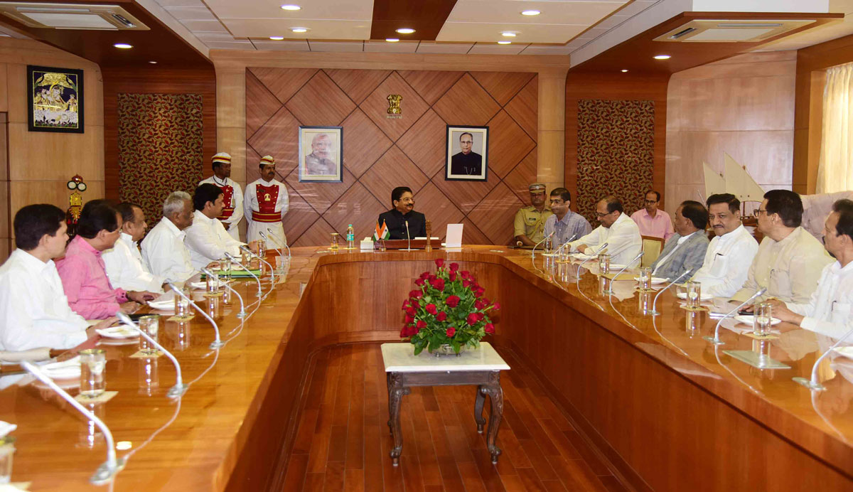 Delegation of Opposition Parties Met Hon.Governor for Demand of Loan Waiver to the Farmers.