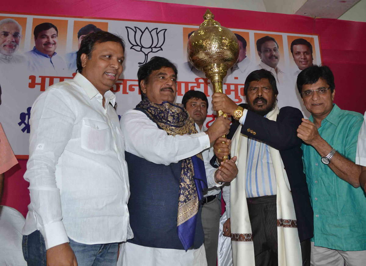 BJP Leader Gopinath Munde & RPI Leader Ramdas Athawale felicitated at BJP pradesh karyalaya Dadar.