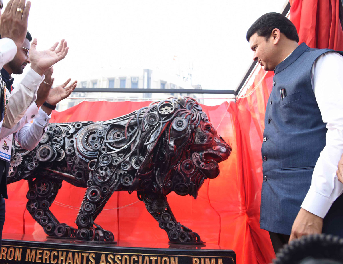 "Make in India Engineering Lion" Unveiling Ceremony by Chief Minister Devendra Fadnavis at Carnac Bunder P.D'Mello Road.