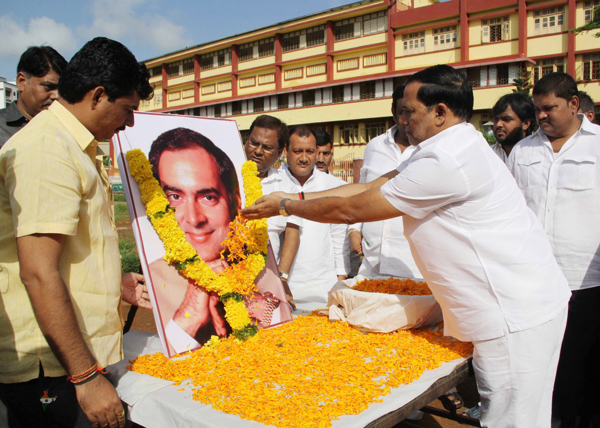 Former Mumbai Congress President Kripashankar Singh "Tree Plantation" on Birth Anniversary Of Bharat Ratna Former Prime Minister Late.Rajiv Gandhi at Kalina.