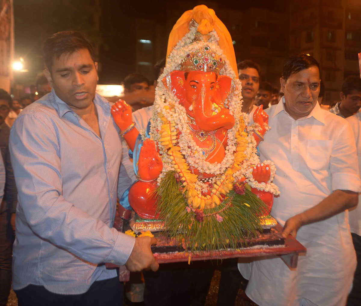 Congress Party Leader Kripashankar Singh for Ganesh Visarjan at Juhu Chowpatty.