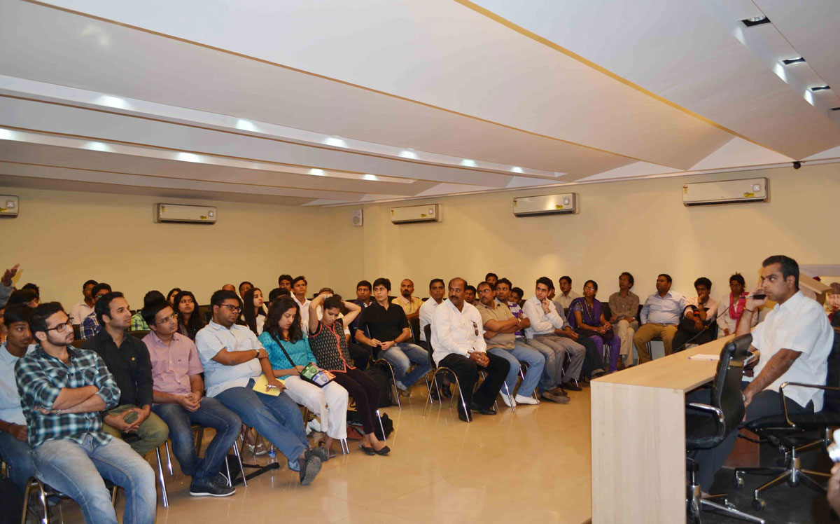 Union Minister & MP.Milind Deora Interactive Session at Mumbai Congress Rajiv Gandhi Bhavan.