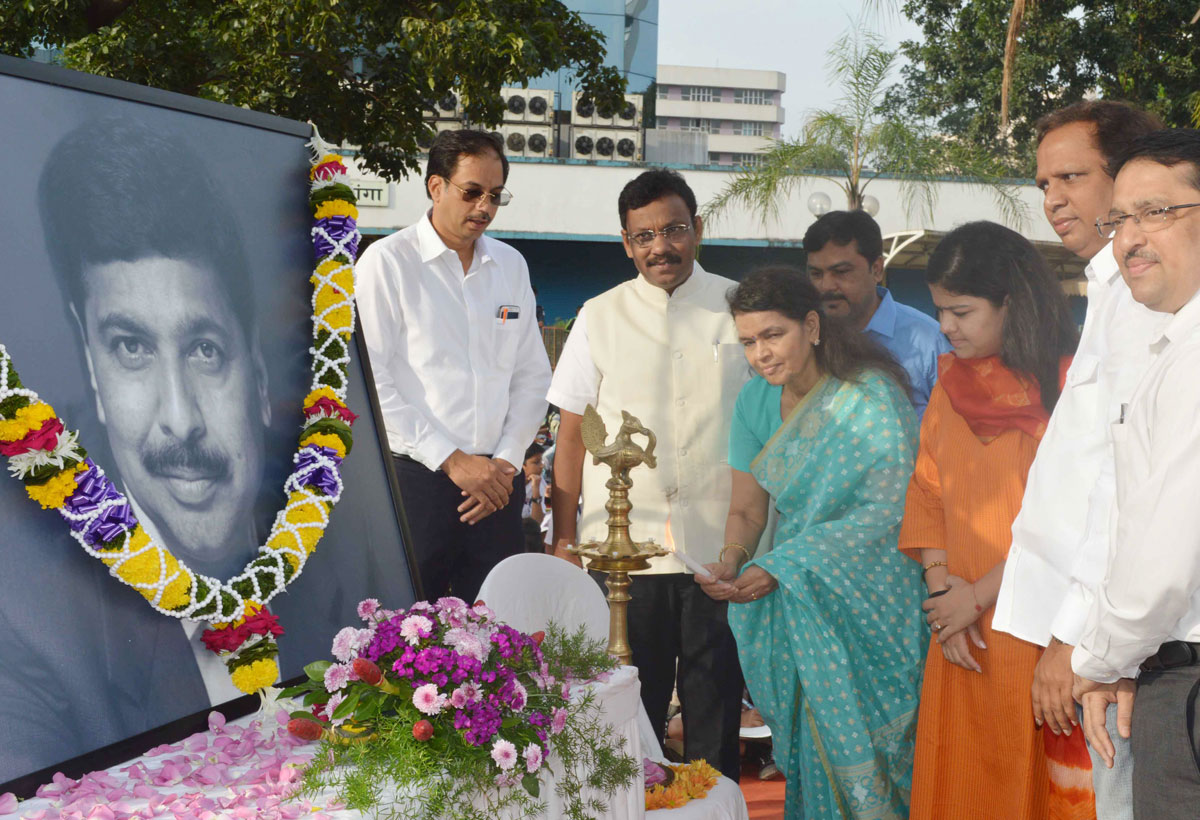 Education Minister Vinod Tawade & MP.Poonam Mahajan During Drawing Competition at City Park BKC Bandra.