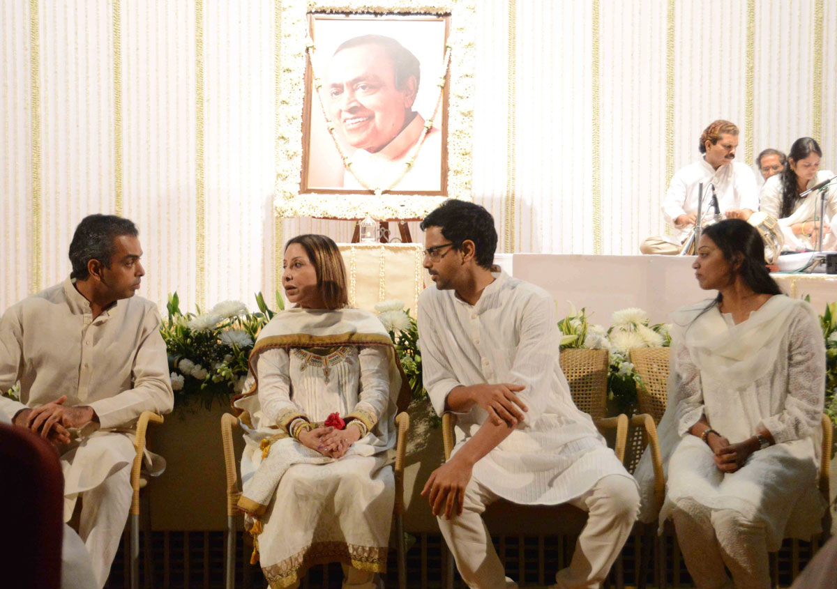 Condolence Meeting To Pay Homage To Senior Congress Leader Late.Murli Deora at Bhartiy Vidya Bhavan Girgaon Chowpatty.