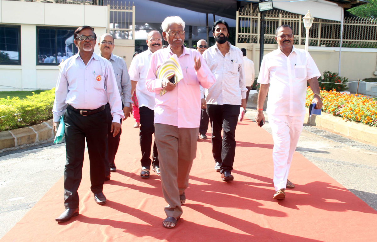 Mill Workers at visit during "Budget Session 2016" at Vidhan Bhavan in Mumbai.