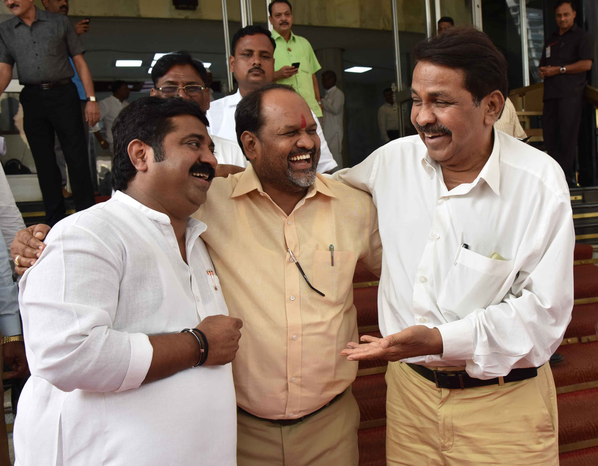 7th Day Vidhan Bhavan Monsoon Assembly Session in Mumbai.