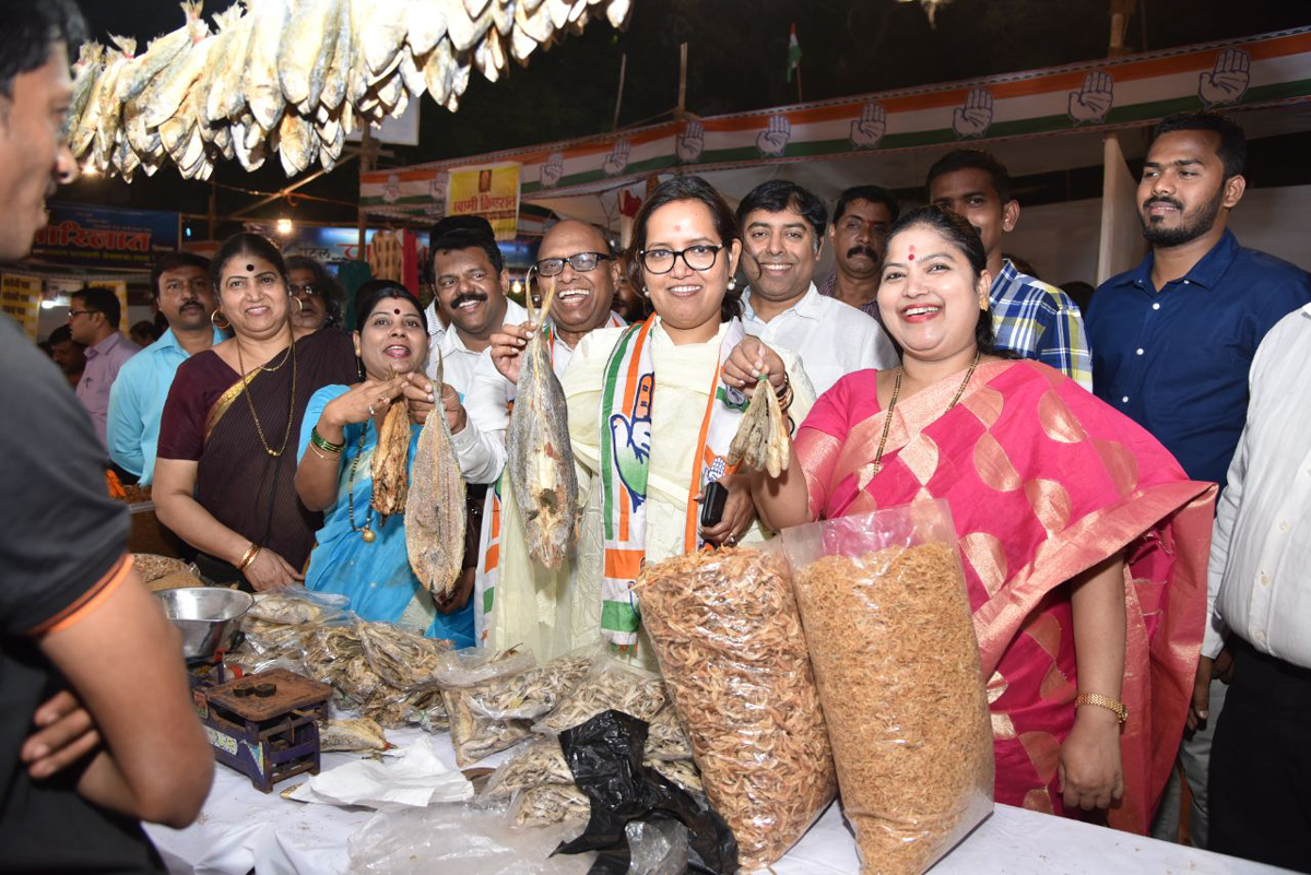 Naigaon-Wadala Congress Organised Malwani Festival.