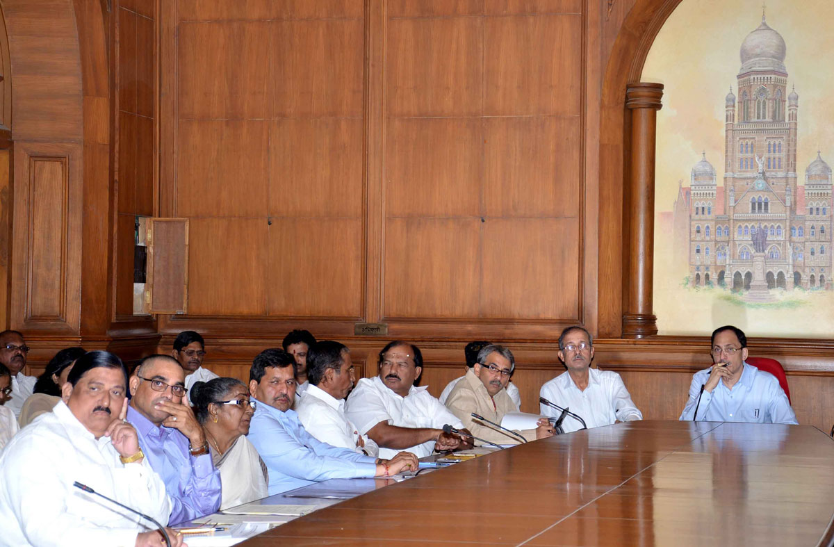 ALL PARTY SOUTH MUMBAI MLA'S MEETS BMC COMMISIONER AT BMC HEAD OFFICE MUMBAI.