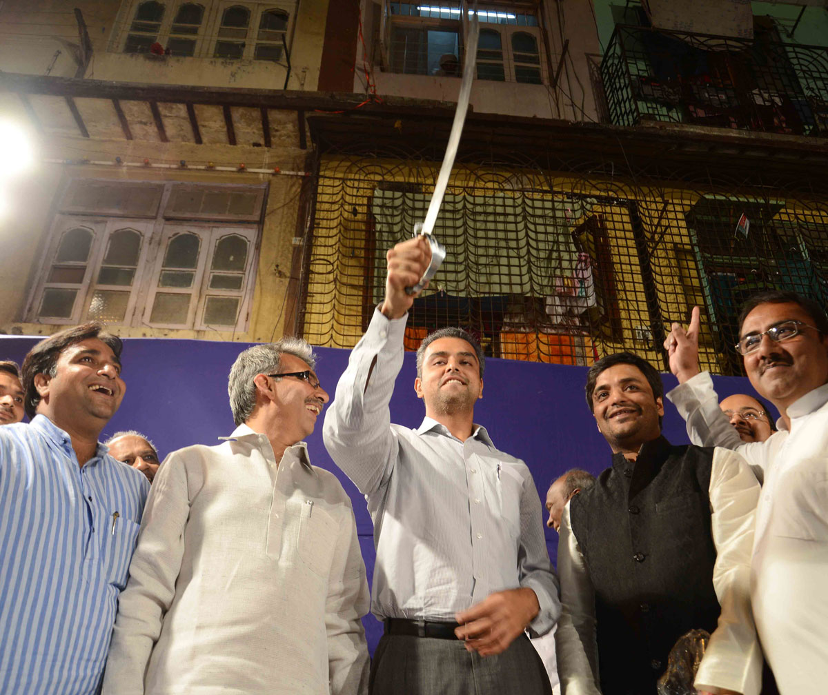 Umion Minister Of State Milind Deora & MLA Amin Patel In Inauguration Abdul Gaffar Dawood SolankiChowk At Paydhoni.