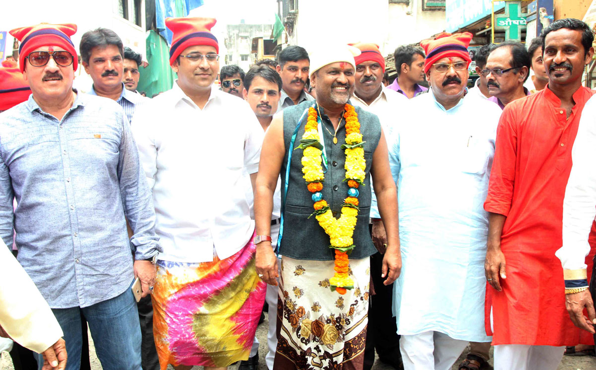 Minister Mahadeorao Jankar to Celebrate Koli Samaj Traditional Festival Coconut Day (Narali Purnima) at Versova .
