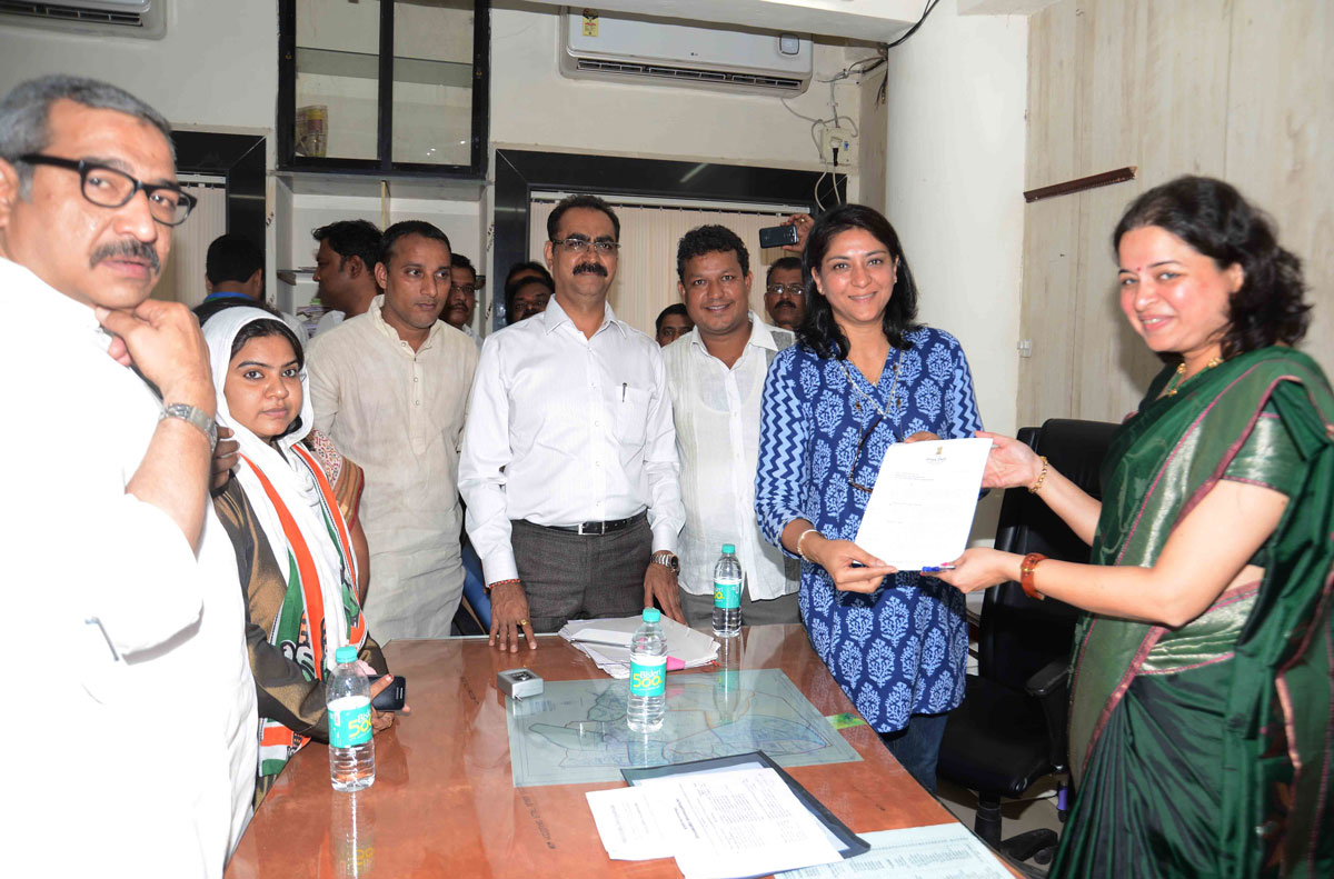 MP.Priya Dutt during Protest Rally against BMC.