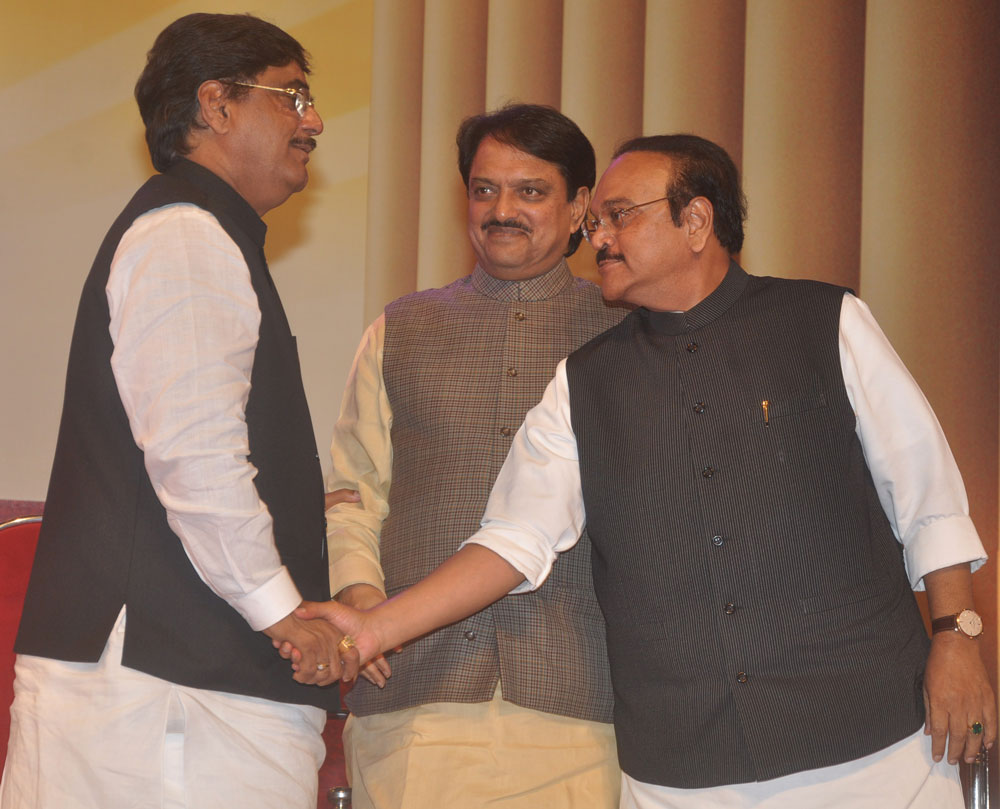 BJP.SENIOR LEADER GOPINATHJI MUNDE 61ST BIRTHDAY CELEBRATION AT SHANMUKHANADA HALL MATUNGA.