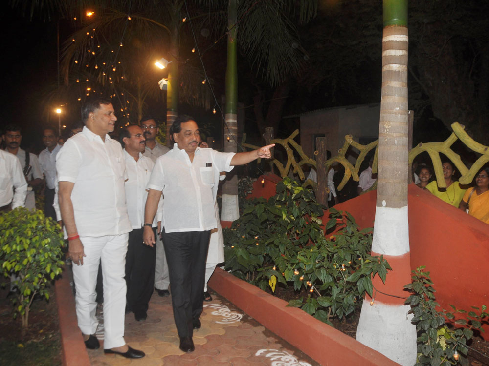 MINISTER NARAYANRAO RANE & MUMBAI CONGRESS PRESIDENT KRIPASAHNAKR SINGH IN THANE.