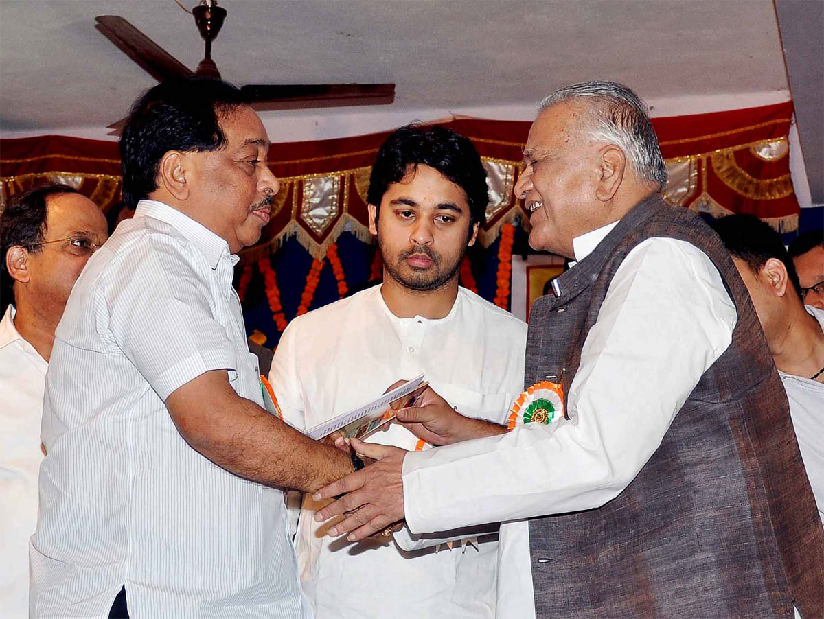 MINISTER NARAYANRAO RANE & SABHAPATI SHIVAJIRAO DESHMUKH AT RAJAPUR.