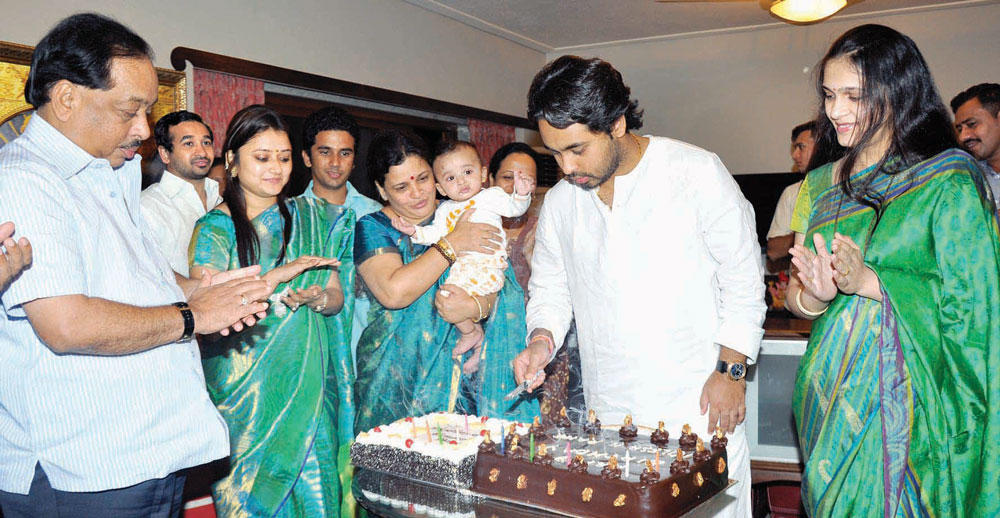 MP.NILESH NARAYANRAO RANE CELEBRATES BIRTHDAY WITH FAMILY.