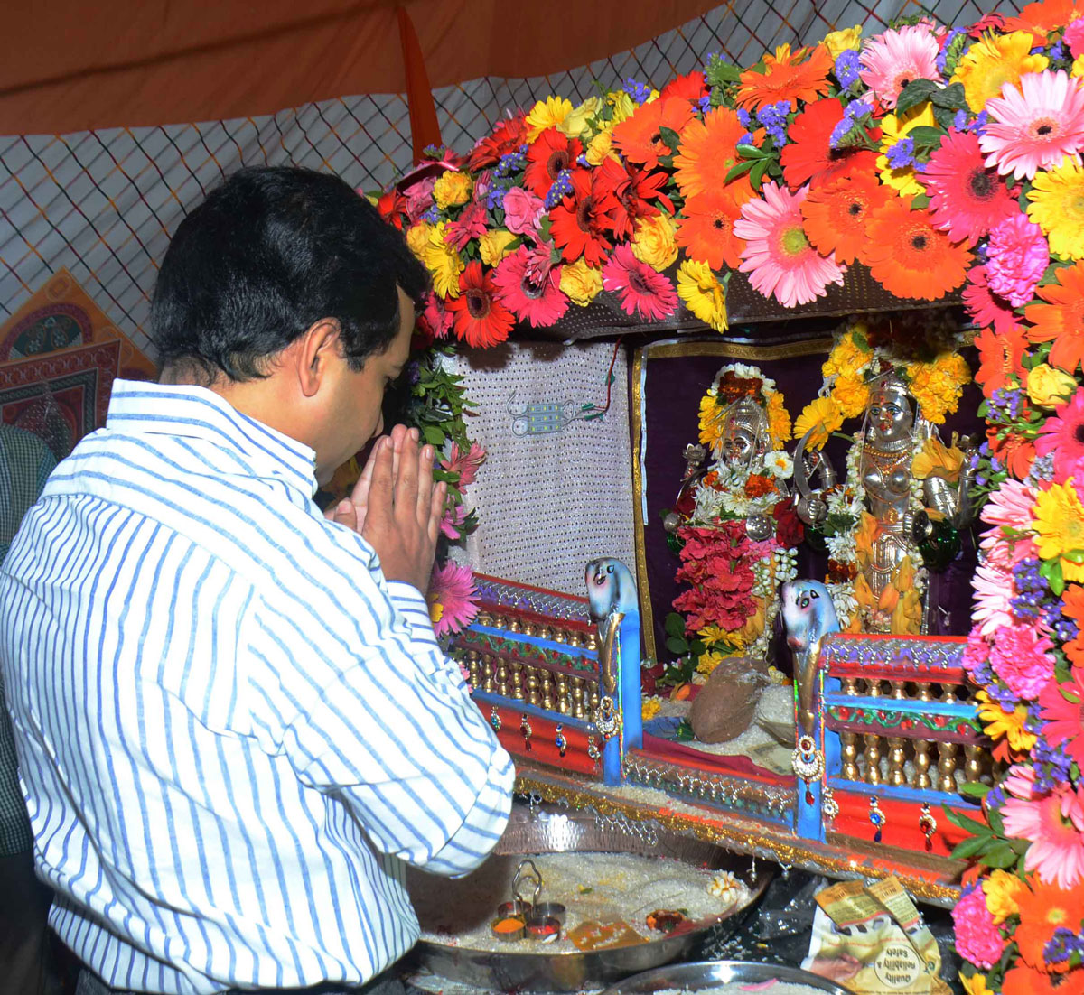 MLA Nitesh Narayanrao Rane at Prabhadevi.