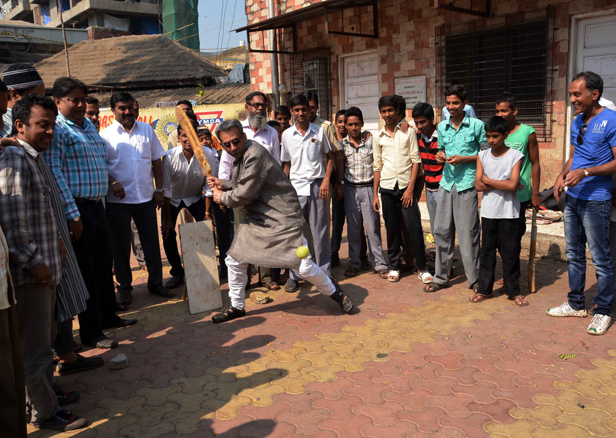 MLA AMIN PATEL & CORPORATER MANOJ JAMSUTKAR AT NAGPADA.