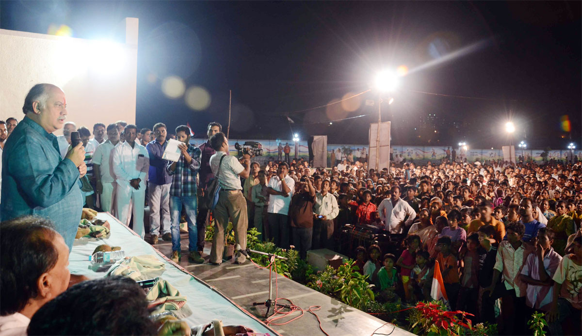 M.P.& UNION MINISTER GURUDAS KAMAT & MLA.RAJHANS SINGH IN KURAR VILLAGE AT MALAD.