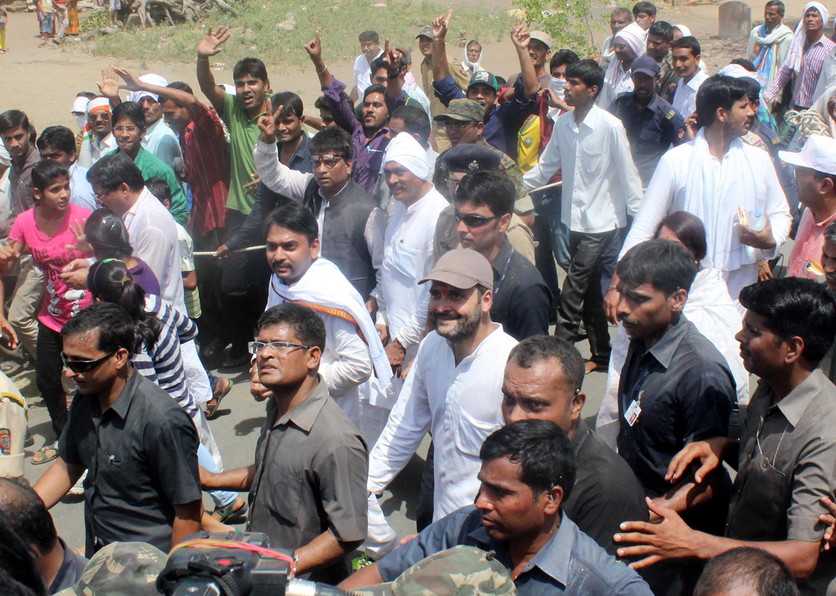 Congress Yuva Leader MP Rahul Gandhi visited Villages in Vidharba Maharashtra.