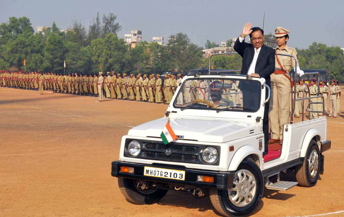 MINISTER NARAYANRAO RANE IN KANKAVLI SINDUDHURG CELEBRATING REPUBLIC DAY.