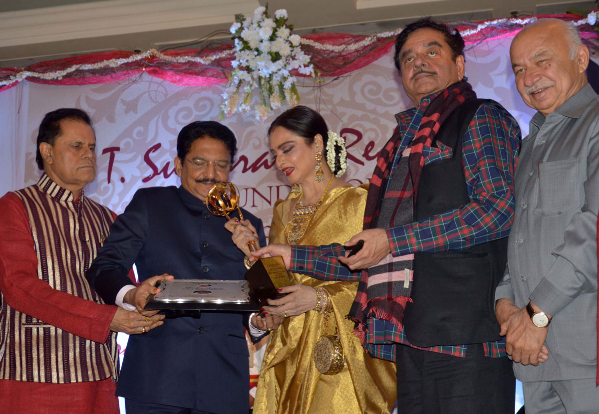 ‘Yash Chopra Award’ for actress Rekha.