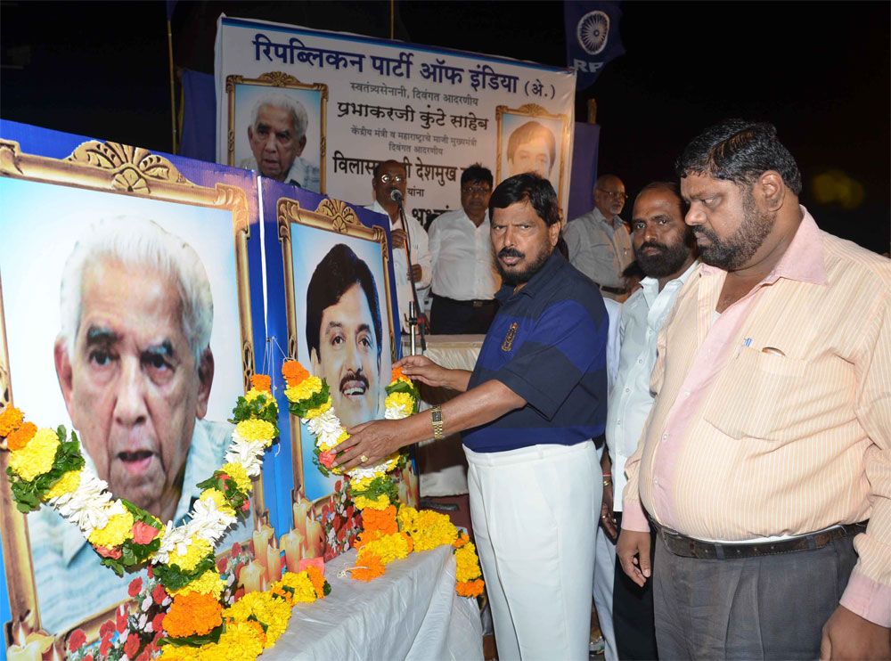 TRIBUTE TO EX.CHIEF MINISTER VILASRAO DESHMUKH & FREEDOM FIGHTER PRABHAKAR KUNTE BY RPI LEADERS AT DADAR CHAITYBHOOMI.