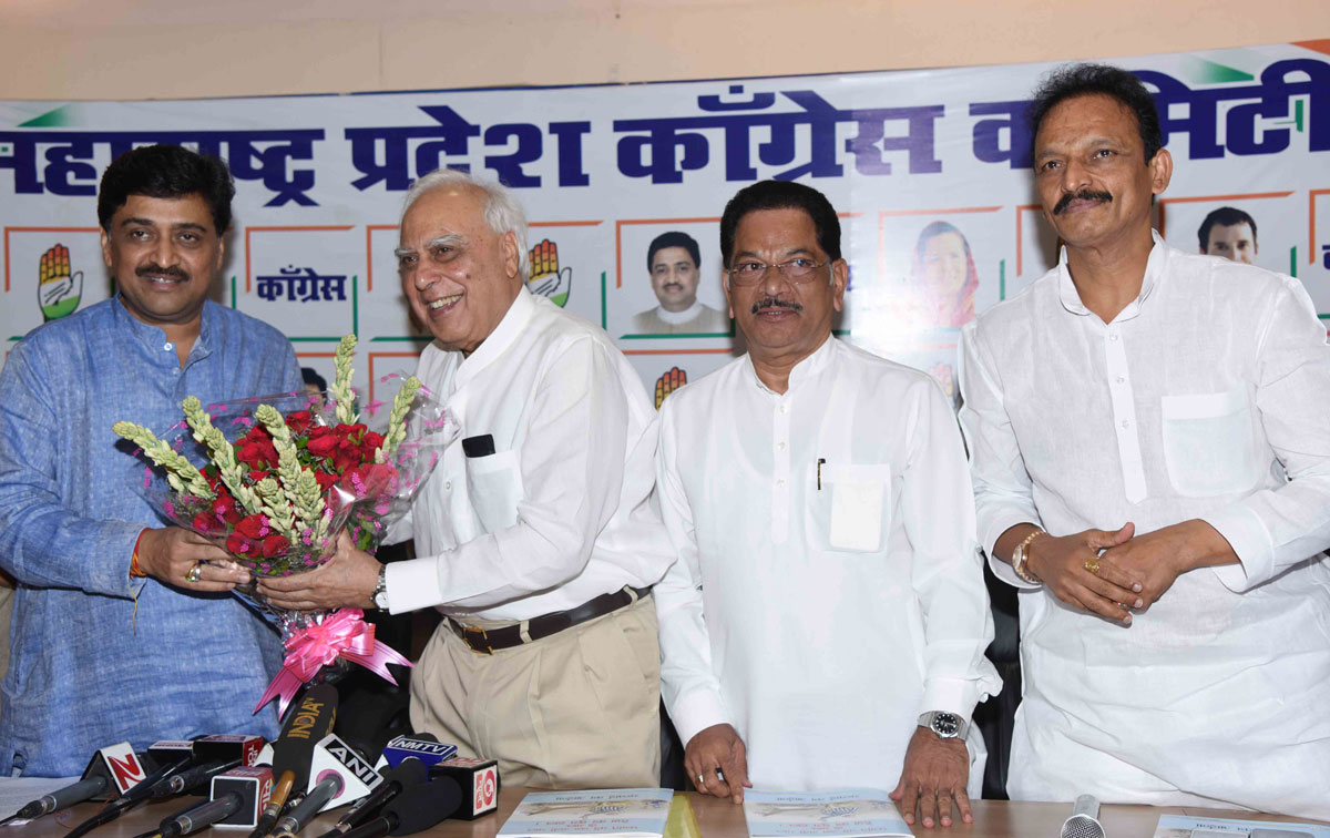Congress Party Senior Leader Kapil Sibal & Ashokrao Chavan Press Conference at Gandhi Bhavan.