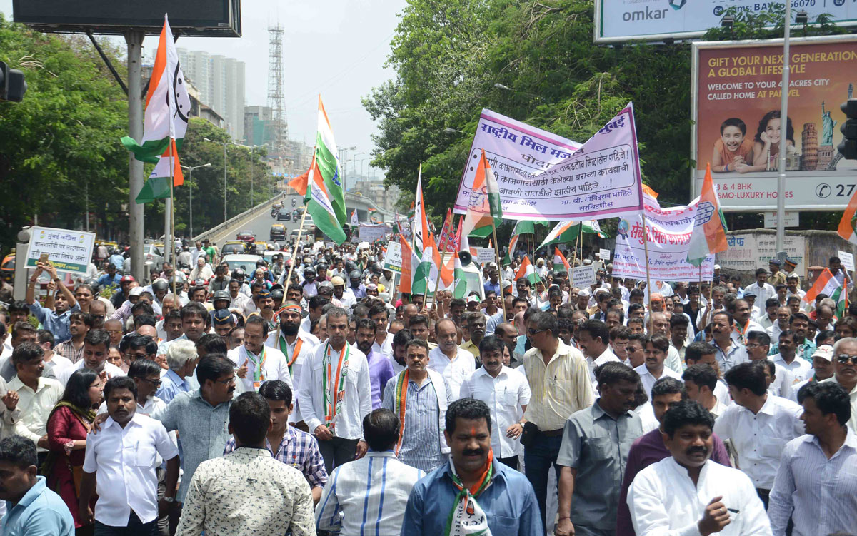 Mumbai Mill Worker's Protest Rally from Rani Baugh to Azad Maidan.