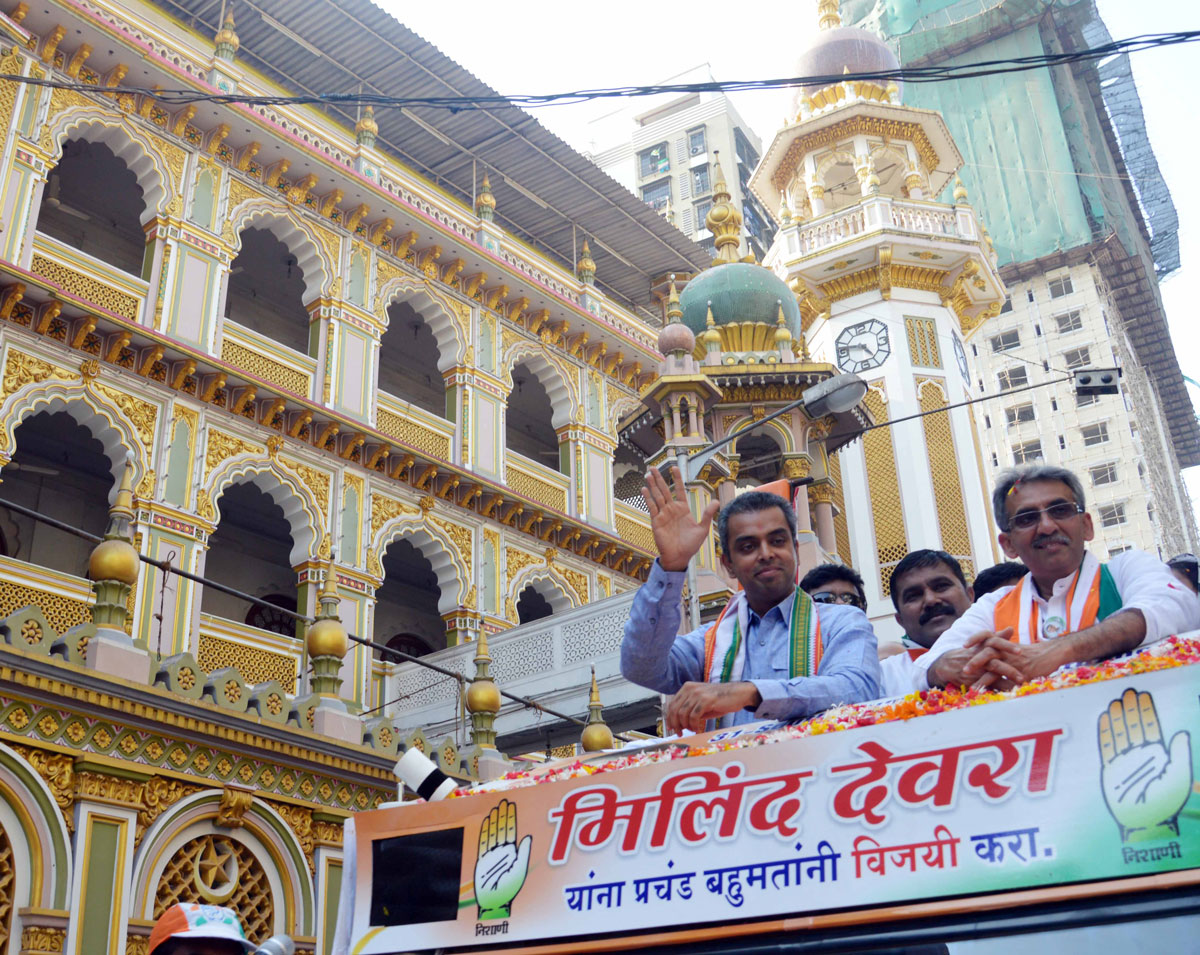South Mumbai Congress/NCP/PRP (Kawade) Republican Party of India(Democratic)Alliance MP.Candidate Milind Deora Election Campaign Rally in South Mumbai Parliamentary Constituency at Nagpada Assembly.