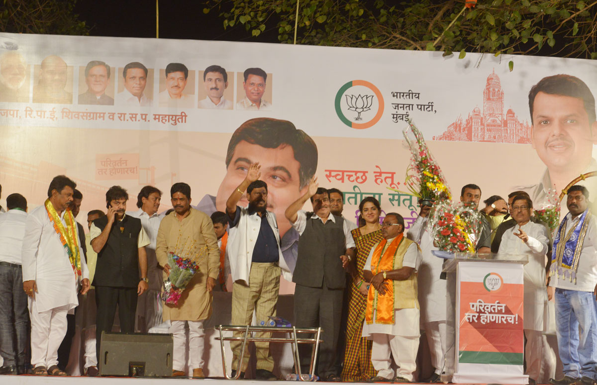 BJP Leader Nitin Gadkari & RPI (A) Chairperson Ramdas Athawale during Election Campaign Rally in Mumbai.
