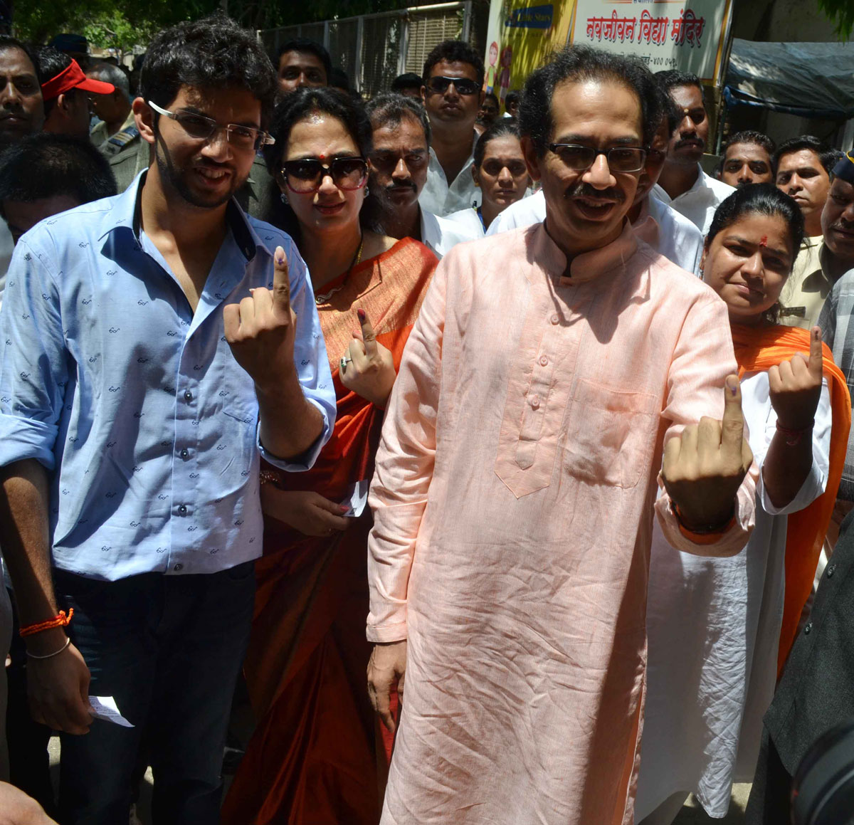 MP.Candidate Poonam Mahajan along with Shivsena  Leader Udhav Thakarey at Voting centre in Bandra.