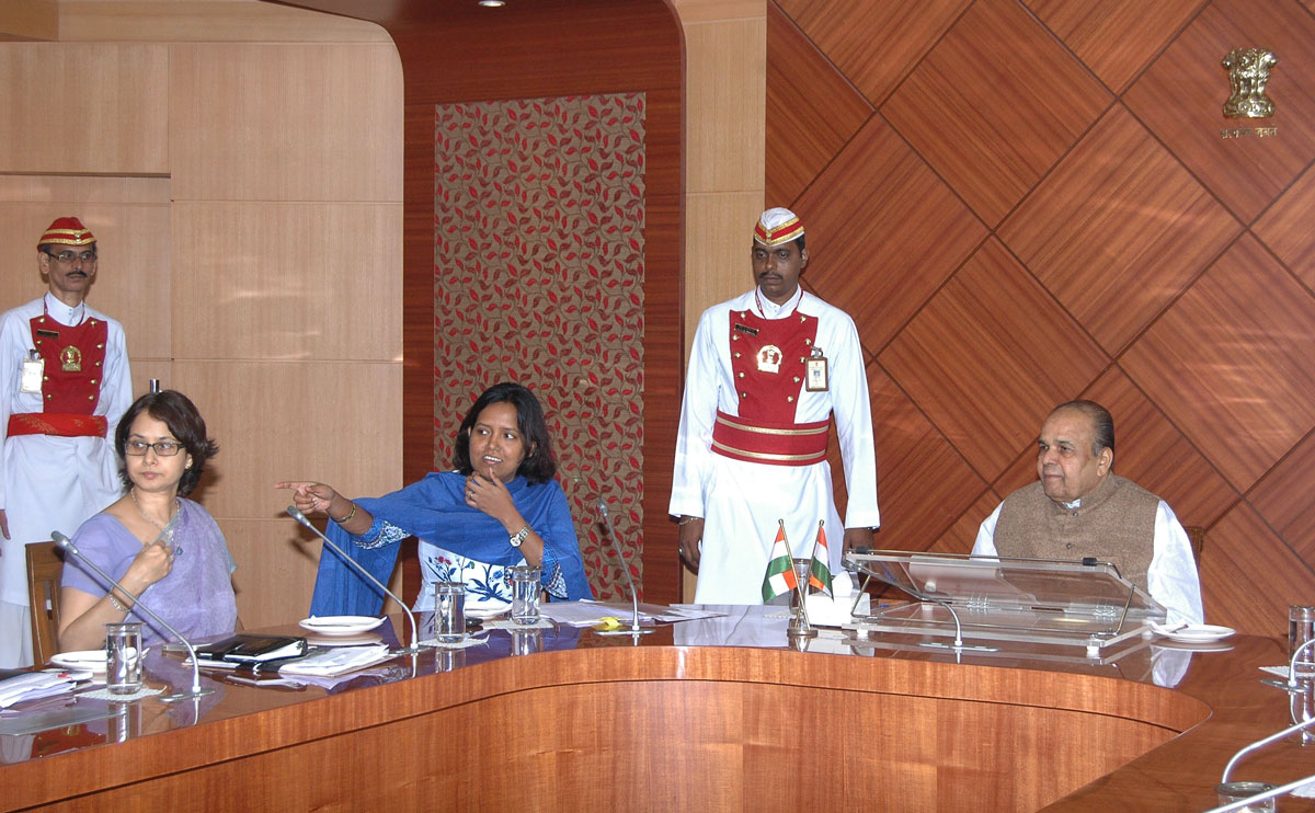 GOVERNOR K.SANKARNARAYANAN & MIN.VARSHATAI GAIKWAD AT RAJ BHAVAN.