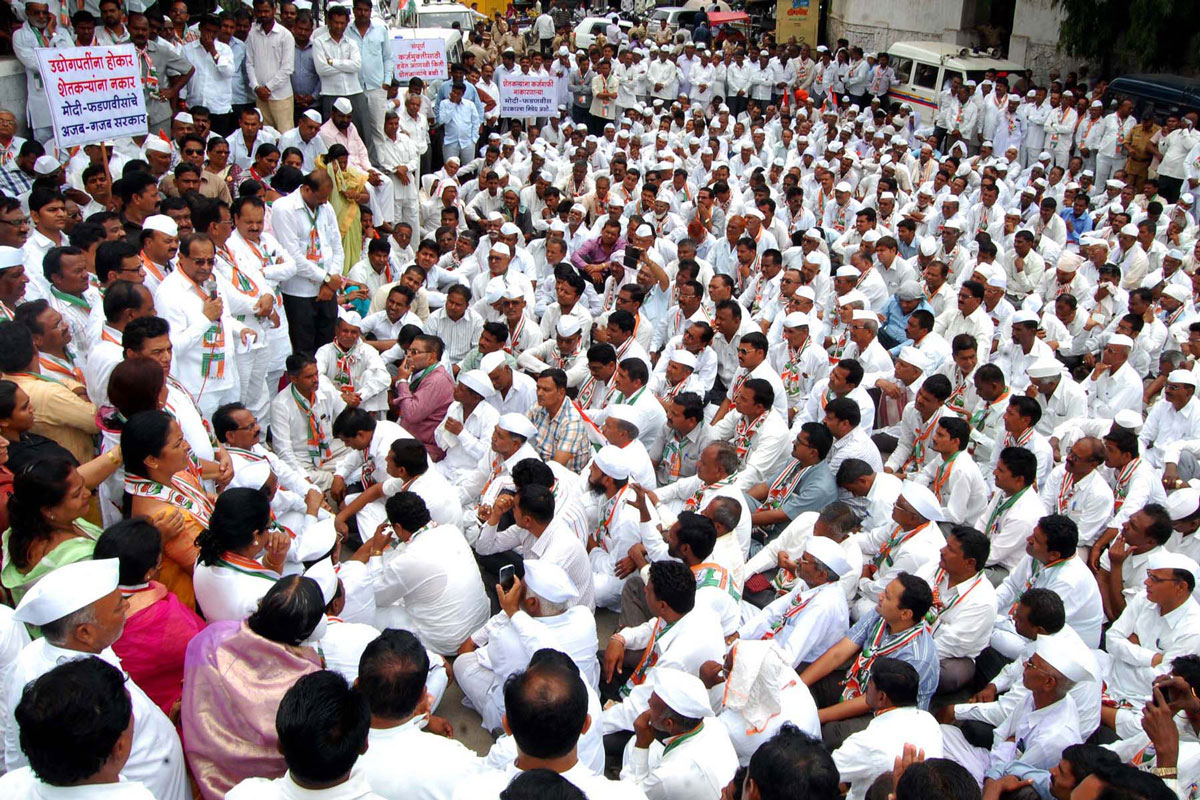 MPCC Leaders Protest for the Rights of Farmers in all over Maharshtra.