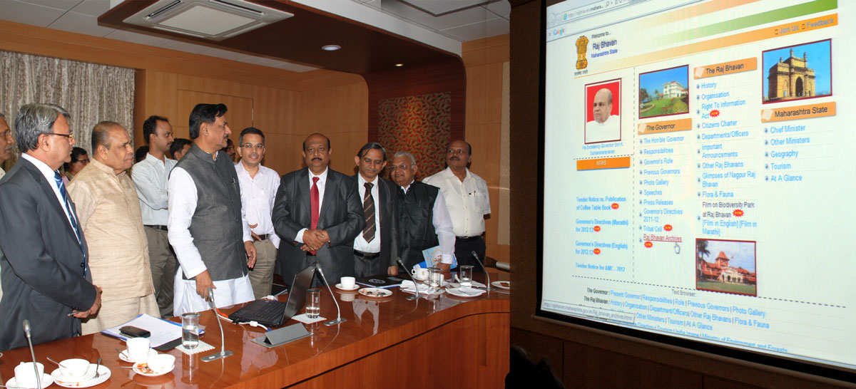 CHIEF MINISTER PRITHVIRAJ CHAVAN LAUNCHES WEBPAGE OF RAJ BHAVAN ARCHIVES IN  PRESENCE OF GOVERNOR K. SANKARANARAYANAN AT RAJ BHAVAN.