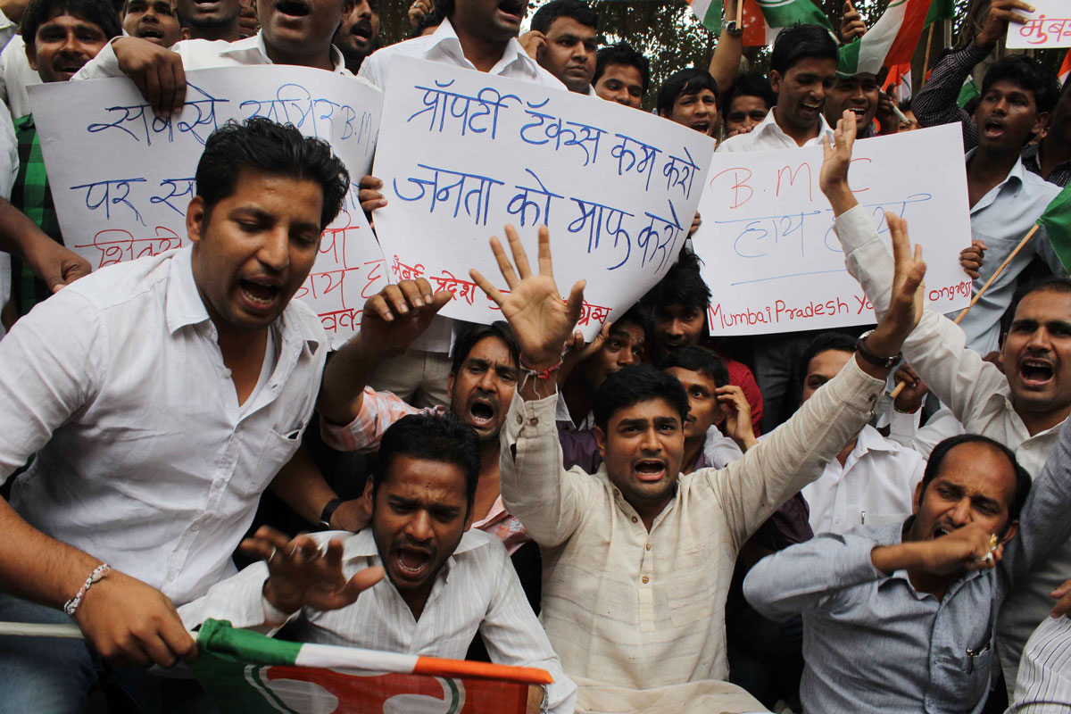 Mumbai Youth Congress Protest Against BMC on Hike Of Property Taxes at Azad Maidan.