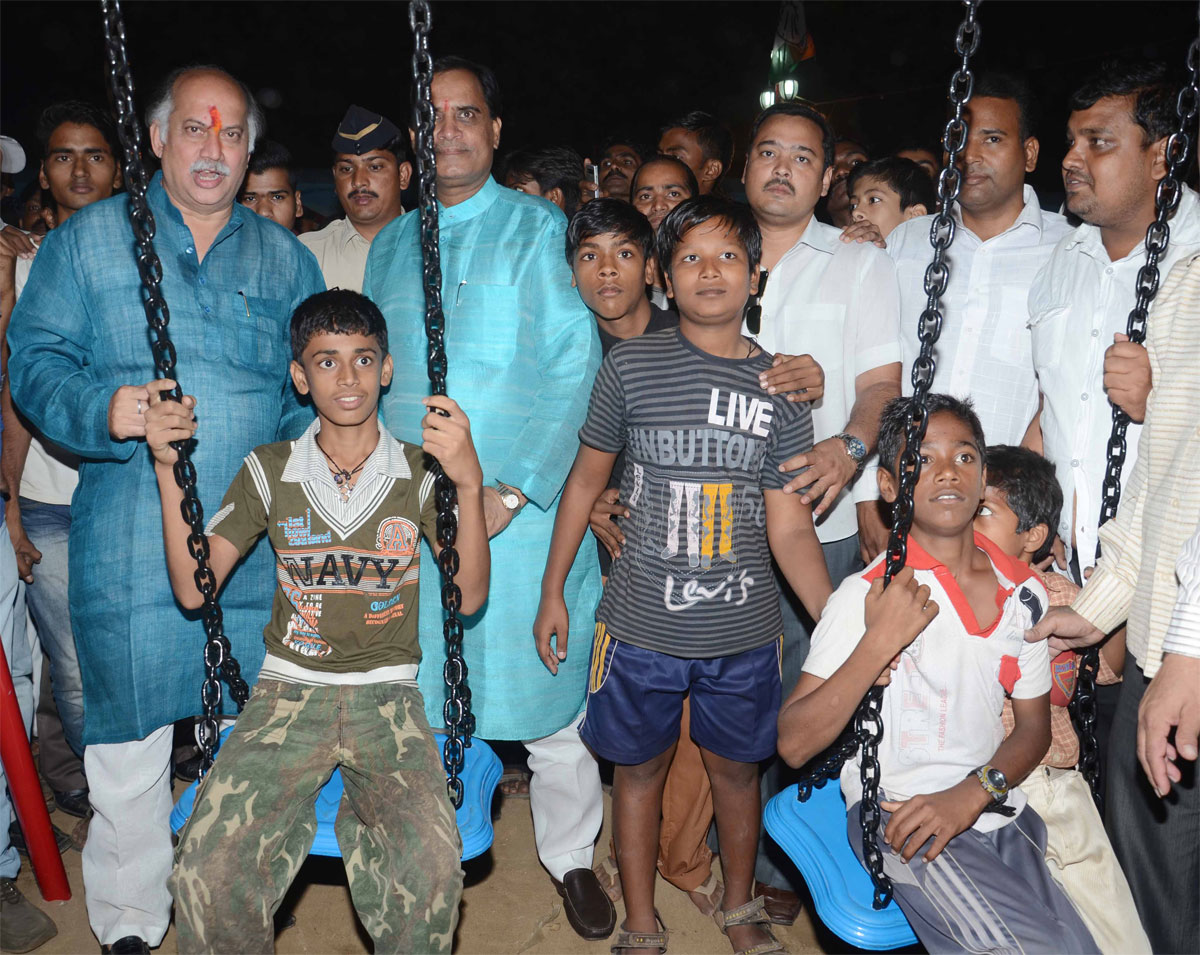 M.P.& UNION MINISTER GURUDAS KAMAT & MLA.RAJHANS SINGH IN KURAR VILLAGE AT MALAD.