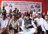 Ex.CM Prithviraj Chavan & Mrcc President Sanjay Nirupam at Azad Maidan during Dharna Andolan to save Powerlooms.