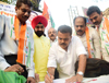 Mumbai Congress Signature Campaign Against Demonitization at C.S.T.Railway Station.